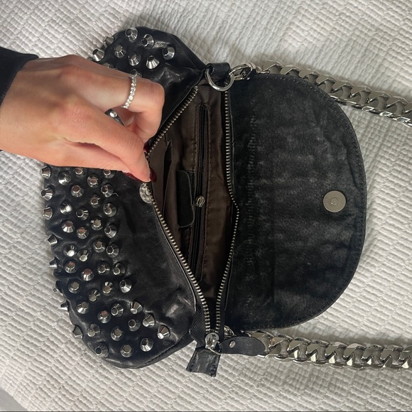 Amazing Leather Studded Bag - Picture 6 of 6
